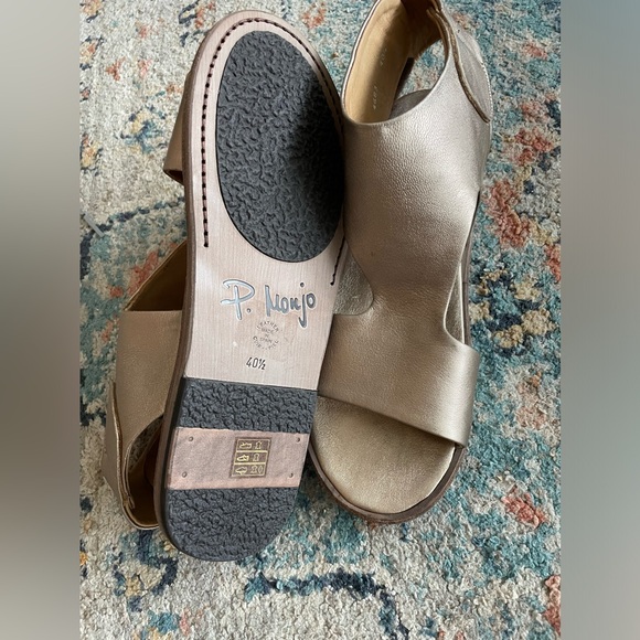 P. Monjo gold leather sandals -handmade in Spain - Picture 7 of 8